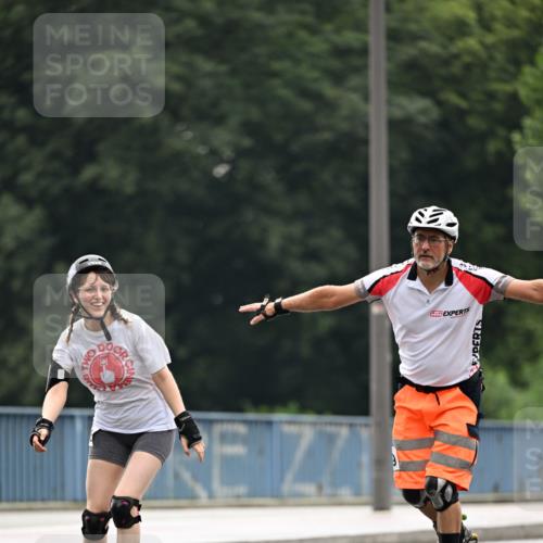 30.06.2024 - hella hamburg halbmarathon Dr. Thomas Lammeyer http://msf.ph/oto/6415329 30.06.2024 09:08:10 Kennedybrücke  meine-sportfotos.de