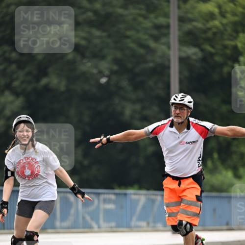 30.06.2024 - hella hamburg halbmarathon Dr. Thomas Lammeyer http://msf.ph/oto/6415361 30.06.2024 09:08:10 Kennedybrücke  meine-sportfotos.de