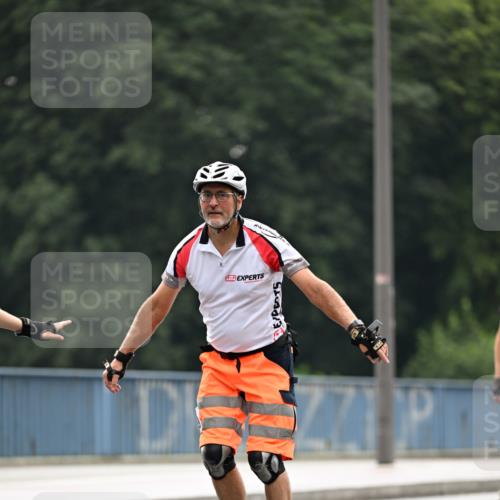 30.06.2024 - hella hamburg halbmarathon Dr. Thomas Lammeyer http://msf.ph/oto/6415424 30.06.2024 09:08:11 Kennedybrücke  meine-sportfotos.de