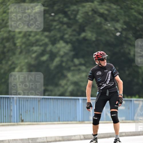 30.06.2024 - hella hamburg halbmarathon Dr. Thomas Lammeyer http://msf.ph/oto/6415568 30.06.2024 09:08:12 Kennedybrücke  meine-sportfotos.de