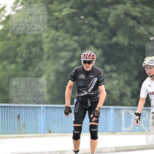 30.06.2024 - hella hamburg halbmarathon Dr. Thomas Lammeyer http://msf.ph/oto/6415753 30.06.2024 09:08:13 Kennedybrücke  meine-sportfotos.de
