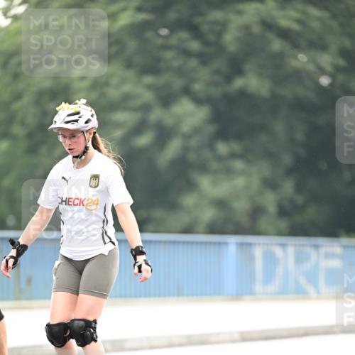30.06.2024 - hella hamburg halbmarathon Dr. Thomas Lammeyer http://msf.ph/oto/6415790 30.06.2024 09:08:14 Kennedybrücke 24 meine-sportfotos.de