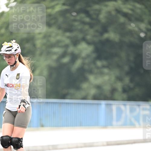 30.06.2024 - hella hamburg halbmarathon Dr. Thomas Lammeyer http://msf.ph/oto/6415825 30.06.2024 09:08:14 Kennedybrücke 24 meine-sportfotos.de
