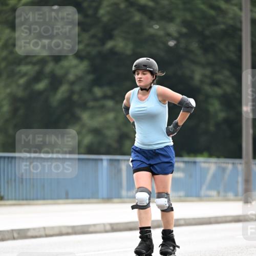 30.06.2024 - hella hamburg halbmarathon Dr. Thomas Lammeyer http://msf.ph/oto/6416139 30.06.2024 09:08:18 Kennedybrücke  meine-sportfotos.de