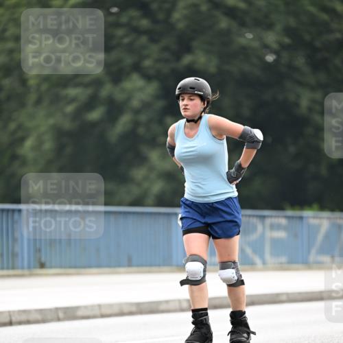 30.06.2024 - hella hamburg halbmarathon Dr. Thomas Lammeyer http://msf.ph/oto/6416170 30.06.2024 09:08:18 Kennedybrücke  meine-sportfotos.de
