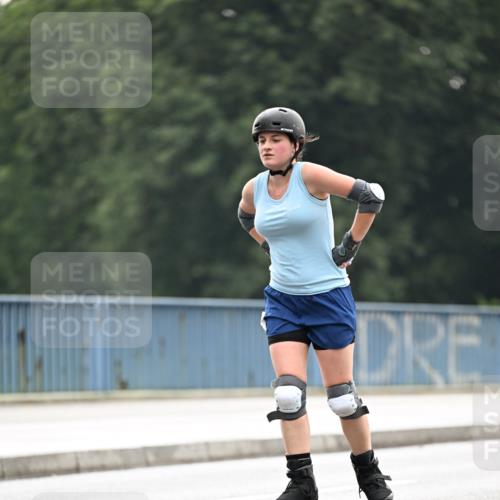 30.06.2024 - hella hamburg halbmarathon Dr. Thomas Lammeyer http://msf.ph/oto/6416205 30.06.2024 09:08:18 Kennedybrücke  meine-sportfotos.de