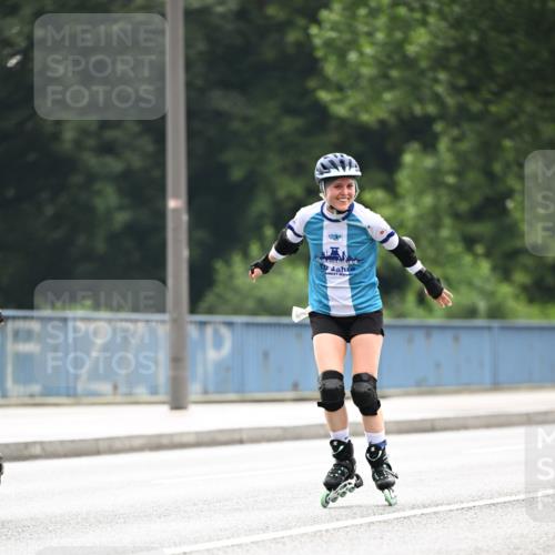 30.06.2024 - hella hamburg halbmarathon Dr. Thomas Lammeyer http://msf.ph/oto/6416846 30.06.2024 09:08:37 Kennedybrücke  meine-sportfotos.de