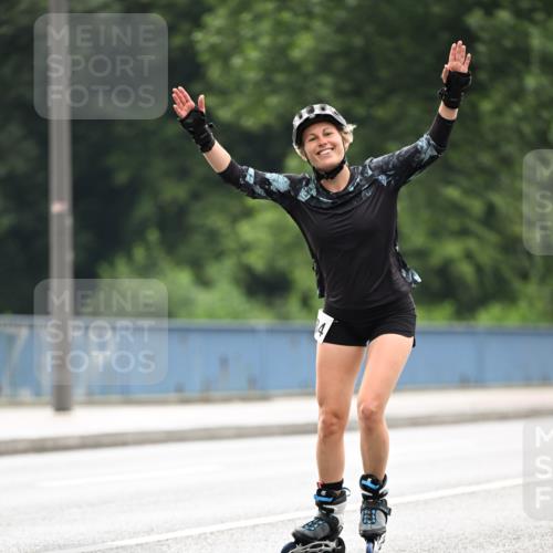 30.06.2024 - hella hamburg halbmarathon Dr. Thomas Lammeyer http://msf.ph/oto/6416915 30.06.2024 09:08:38 Kennedybrücke  meine-sportfotos.de