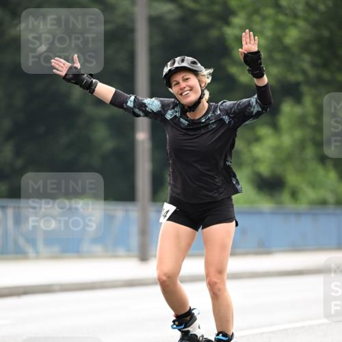 30.06.2024 - hella hamburg halbmarathon Dr. Thomas Lammeyer http://msf.ph/oto/6416985 30.06.2024 09:08:39 Kennedybrücke 4 meine-sportfotos.de