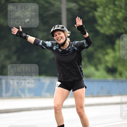 30.06.2024 - hella hamburg halbmarathon Dr. Thomas Lammeyer http://msf.ph/oto/6417010 30.06.2024 09:08:39 Kennedybrücke  meine-sportfotos.de