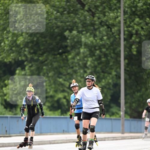 30.06.2024 - hella hamburg halbmarathon Dr. Thomas Lammeyer http://msf.ph/oto/6417731 30.06.2024 09:09:27 Kennedybrücke  meine-sportfotos.de