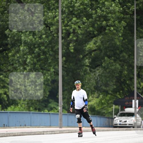 30.06.2024 - hella hamburg halbmarathon Dr. Thomas Lammeyer http://msf.ph/oto/6418337 30.06.2024 09:09:31 Kennedybrücke 242 meine-sportfotos.de