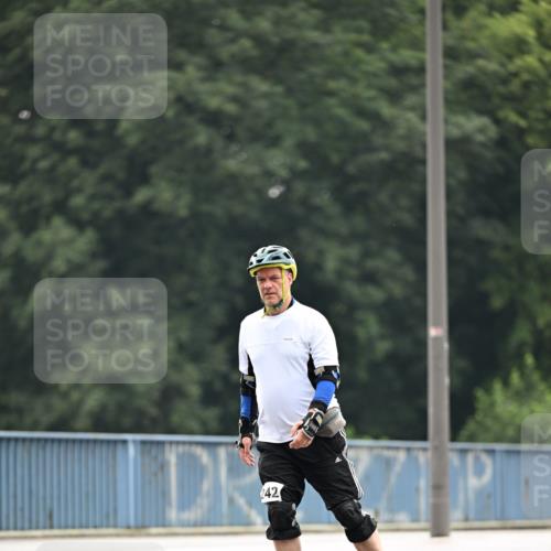 30.06.2024 - hella hamburg halbmarathon Dr. Thomas Lammeyer http://msf.ph/oto/6418437 30.06.2024 09:09:36 Kennedybrücke 242 meine-sportfotos.de