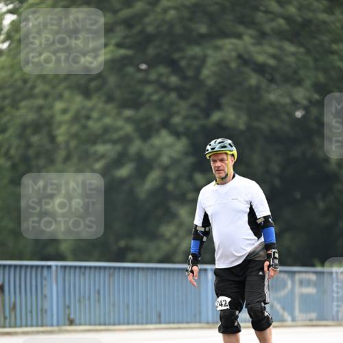 30.06.2024 - hella hamburg halbmarathon Dr. Thomas Lammeyer http://msf.ph/oto/6418487 30.06.2024 09:09:36 Kennedybrücke 242 meine-sportfotos.de