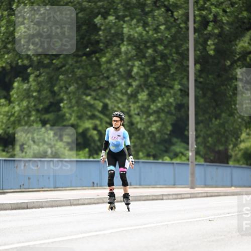 30.06.2024 - hella hamburg halbmarathon Dr. Thomas Lammeyer http://msf.ph/oto/6418582 30.06.2024 09:09:51 Kennedybrücke  meine-sportfotos.de