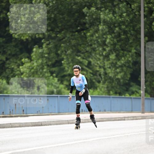 30.06.2024 - hella hamburg halbmarathon Dr. Thomas Lammeyer http://msf.ph/oto/6418633 30.06.2024 09:09:52 Kennedybrücke  meine-sportfotos.de