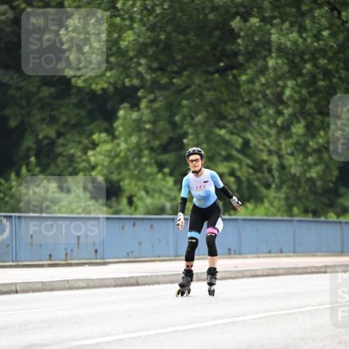 30.06.2024 - hella hamburg halbmarathon Dr. Thomas Lammeyer http://msf.ph/oto/6418650 30.06.2024 09:09:52 Kennedybrücke  meine-sportfotos.de