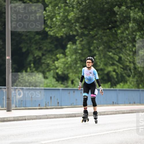 30.06.2024 - hella hamburg halbmarathon Dr. Thomas Lammeyer http://msf.ph/oto/6418703 30.06.2024 09:09:52 Kennedybrücke  meine-sportfotos.de