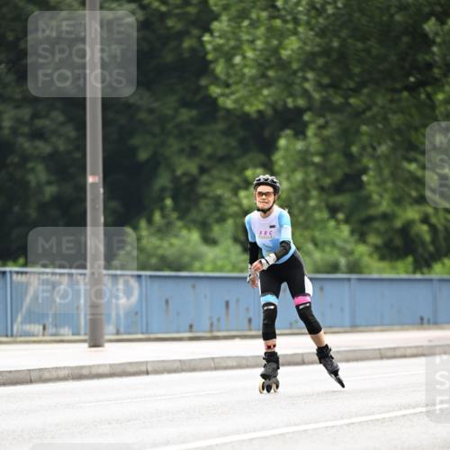 30.06.2024 - hella hamburg halbmarathon Dr. Thomas Lammeyer http://msf.ph/oto/6418772 30.06.2024 09:09:53 Kennedybrücke  meine-sportfotos.de