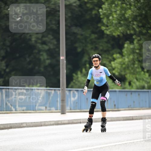 30.06.2024 - hella hamburg halbmarathon Dr. Thomas Lammeyer http://msf.ph/oto/6418842 30.06.2024 09:09:53 Kennedybrücke  meine-sportfotos.de
