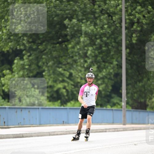 30.06.2024 - hella hamburg halbmarathon Dr. Thomas Lammeyer http://msf.ph/oto/6419018 30.06.2024 09:09:59 Kennedybrücke  meine-sportfotos.de