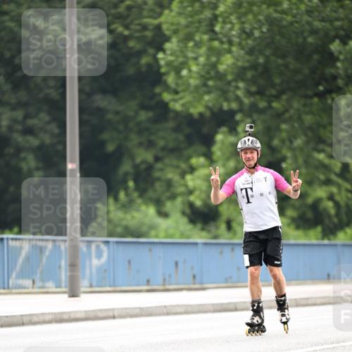 30.06.2024 - hella hamburg halbmarathon Dr. Thomas Lammeyer http://msf.ph/oto/6419126 30.06.2024 09:10:00 Kennedybrücke  meine-sportfotos.de