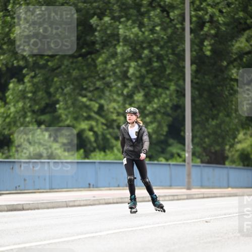 30.06.2024 - hella hamburg halbmarathon Dr. Thomas Lammeyer http://msf.ph/oto/6419310 30.06.2024 09:10:55 Kennedybrücke  meine-sportfotos.de
