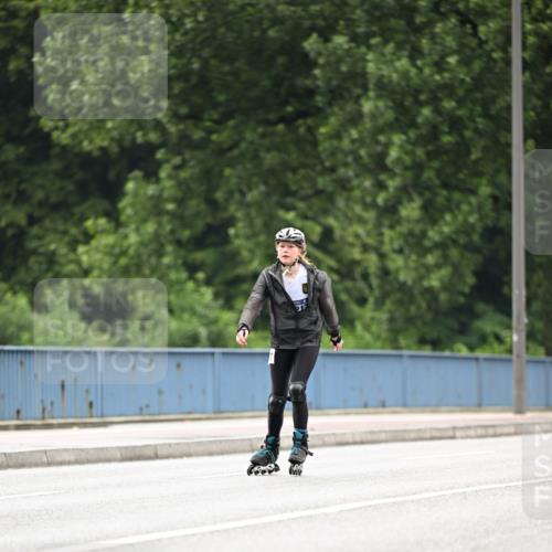 30.06.2024 - hella hamburg halbmarathon Dr. Thomas Lammeyer http://msf.ph/oto/6419376 30.06.2024 09:10:56 Kennedybrücke  meine-sportfotos.de