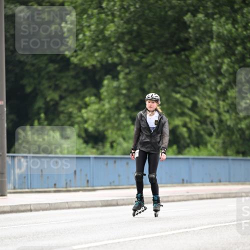 30.06.2024 - hella hamburg halbmarathon Dr. Thomas Lammeyer http://msf.ph/oto/6419425 30.06.2024 09:10:56 Kennedybrücke  meine-sportfotos.de