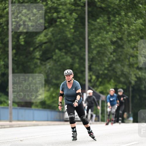 30.06.2024 - hella hamburg halbmarathon Dr. Thomas Lammeyer http://msf.ph/oto/6419441 30.06.2024 09:11:14 Kennedybrücke  meine-sportfotos.de