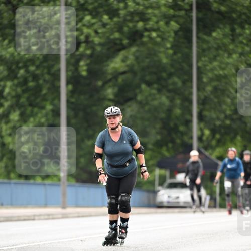 30.06.2024 - hella hamburg halbmarathon Dr. Thomas Lammeyer http://msf.ph/oto/6419531 30.06.2024 09:11:15 Kennedybrücke  meine-sportfotos.de
