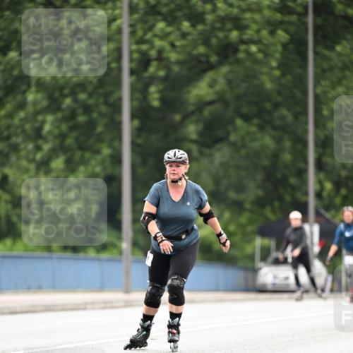30.06.2024 - hella hamburg halbmarathon Dr. Thomas Lammeyer http://msf.ph/oto/6419588 30.06.2024 09:11:15 Kennedybrücke  meine-sportfotos.de