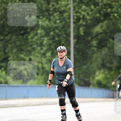 30.06.2024 - hella hamburg halbmarathon Dr. Thomas Lammeyer http://msf.ph/oto/6419680 30.06.2024 09:11:16 Kennedybrücke  meine-sportfotos.de