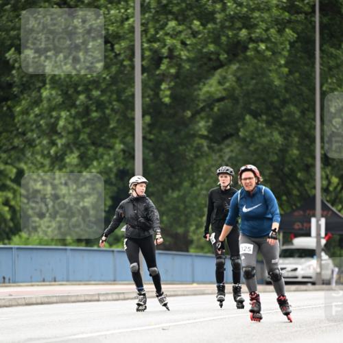30.06.2024 - hella hamburg halbmarathon Dr. Thomas Lammeyer http://msf.ph/oto/6419897 30.06.2024 09:11:20 Kennedybrücke 325 meine-sportfotos.de