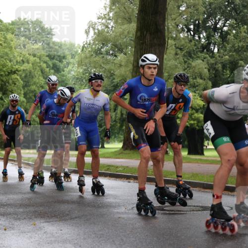 30.06.2024 - hella hamburg halbmarathon H.Heesch http://msf.ph/oto/6434375 30.06.2024 09:06:08 Zwischen KM18-KM19 22, 27 meine-sportfotos.de