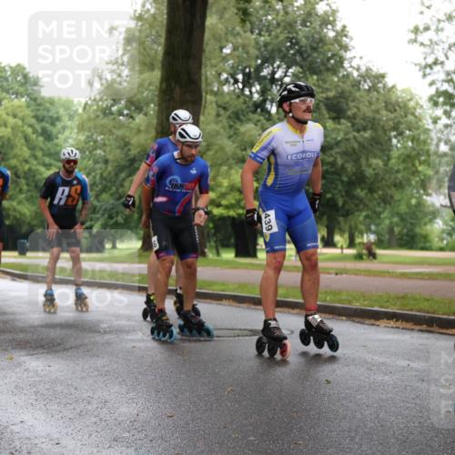 30.06.2024 - hella hamburg halbmarathon H.Heesch http://msf.ph/oto/6434400 30.06.2024 09:06:09 Zwischen KM18-KM19 439, 155 meine-sportfotos.de