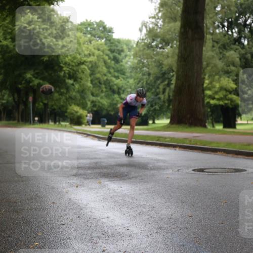 30.06.2024 - hella hamburg halbmarathon H.Heesch http://msf.ph/oto/6434946 30.06.2024 09:07:06 Zwischen KM18-KM19  meine-sportfotos.de