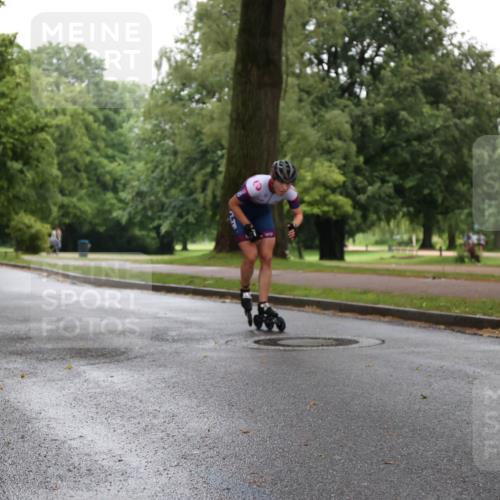 30.06.2024 - hella hamburg halbmarathon H.Heesch http://msf.ph/oto/6435027 30.06.2024 09:07:06 Zwischen KM18-KM19  meine-sportfotos.de