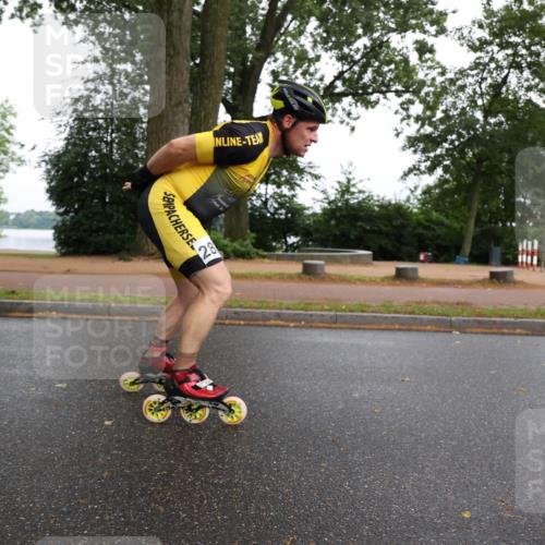 30.06.2024 - hella hamburg halbmarathon H.Heesch http://msf.ph/oto/6436482 30.06.2024 09:10:00 Zwischen KM18-KM19  meine-sportfotos.de