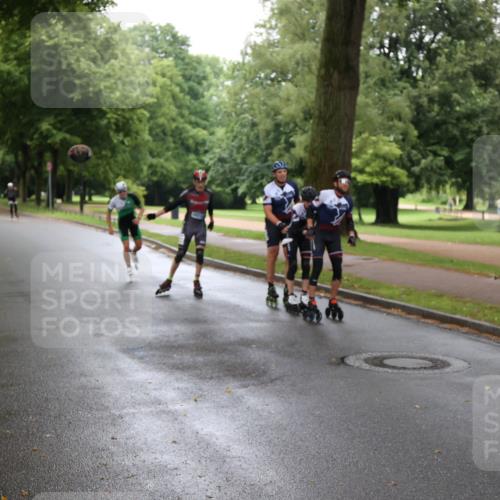 30.06.2024 - hella hamburg halbmarathon H.Heesch http://msf.ph/oto/6436538 30.06.2024 09:10:19 Zwischen KM18-KM19  meine-sportfotos.de