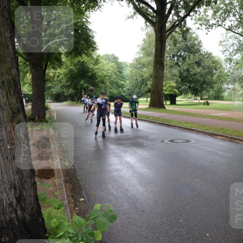 30.06.2024 - hella hamburg halbmarathon H.Heesch http://msf.ph/oto/6437175 30.06.2024 09:10:26 Zwischen KM18-KM19  meine-sportfotos.de