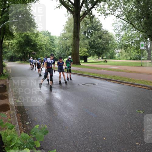 30.06.2024 - hella hamburg halbmarathon H.Heesch http://msf.ph/oto/6437244 30.06.2024 09:10:26 Zwischen KM18-KM19  meine-sportfotos.de
