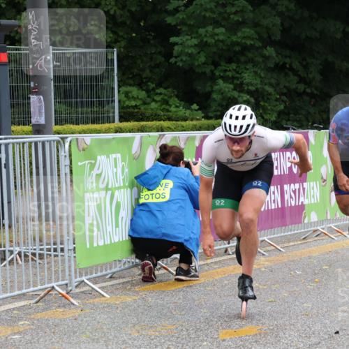 30.06.2024 - hella hamburg halbmarathon Strokosch-Dieckow http://msf.ph/oto/6561536 30.06.2024 09:10:35 Ziel 20006, 20344, 20424, 20436, 20439, 20454 meine-sportfotos.de