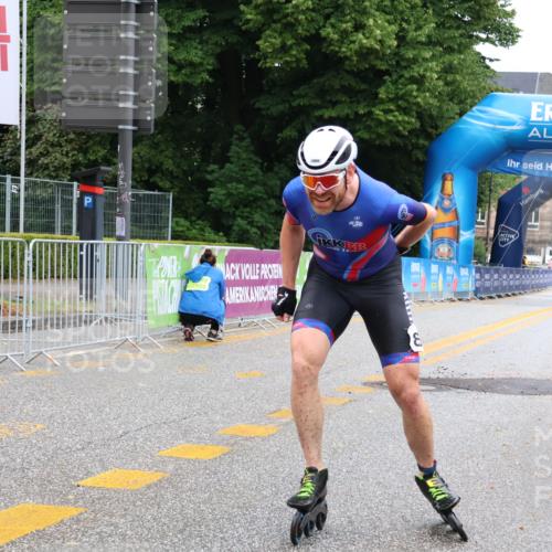 30.06.2024 - hella hamburg halbmarathon Strokosch-Dieckow http://msf.ph/oto/6562348 30.06.2024 09:11:04 Ziel 20086 meine-sportfotos.de