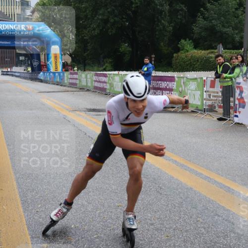 30.06.2024 - hella hamburg halbmarathon Lena Gebhardt http://msf.ph/oto/6609159 30.06.2024 09:08:25 Ziel 50, 20406 meine-sportfotos.de
