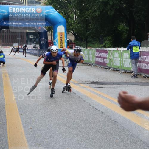 30.06.2024 - hella hamburg halbmarathon Lena Gebhardt http://msf.ph/oto/6609456 30.06.2024 09:10:41 Ziel 20006, 20344, 20424, 20436, 20439, 20454 meine-sportfotos.de