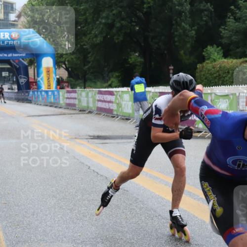 30.06.2024 - hella hamburg halbmarathon Lena Gebhardt http://msf.ph/oto/6609537 30.06.2024 09:10:43 Ziel 20006, 20344, 20424, 20436, 20439, 20454 meine-sportfotos.de