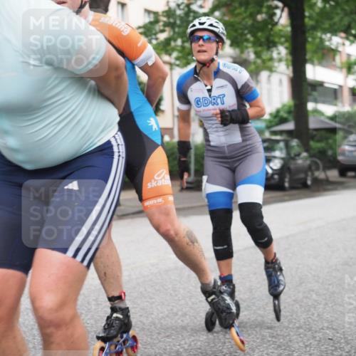 30.06.2024 - hella hamburg halbmarathon KatJ http://msf.ph/oto/6621460 30.06.2024 09:04:04 Laufen KM 15  meine-sportfotos.de