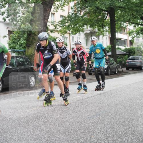 30.06.2024 - hella hamburg halbmarathon KatJ http://msf.ph/oto/6621751 30.06.2024 09:05:50 Laufen KM 15 20030, 30 meine-sportfotos.de