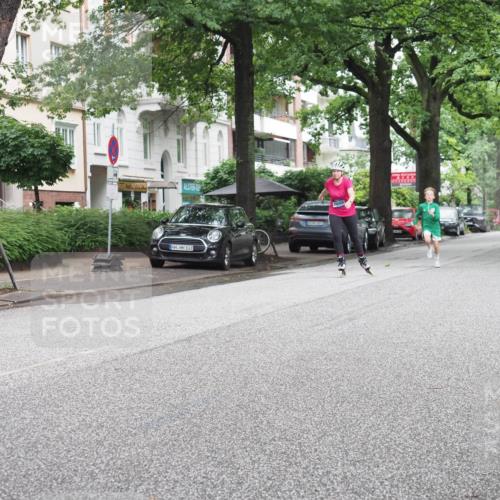 30.06.2024 - hella hamburg halbmarathon KatJ http://msf.ph/oto/6622910 30.06.2024 09:10:34 Laufen KM 15 103, 20068 meine-sportfotos.de